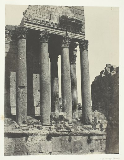 Baalbeck Heliopolis, Jupiters tempel, utsikt från sydöstra vinkeln, Syrien, 184951, tryckt 1852. av Maxime Du Camp
