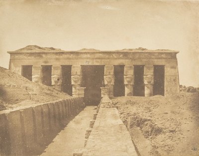 Fasad av Athors tempel vid Dendera Tentyris, 1849-50. av Maxime Du Camp