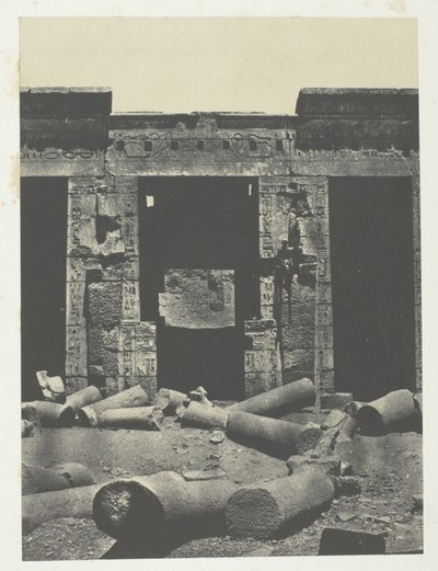 Medinet-Habou, östra delen av peristylen i Ramses-Méiamounpalatset; Thebe av Maxime Du Camp