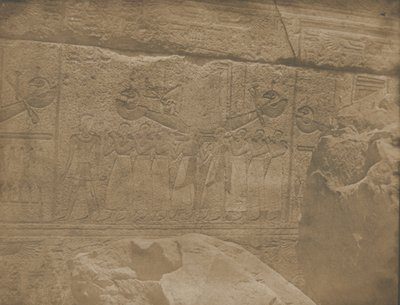 Karnak Palace, Exteriör sniderier av granithelgedomen., 1849-51. av Maxime Du Camp