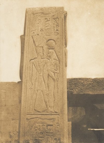 Pelare i granithelgedomen i Karnacs palats Basrelief som representerar Thothmes III..., 1849-50. av Maxime Du Camp