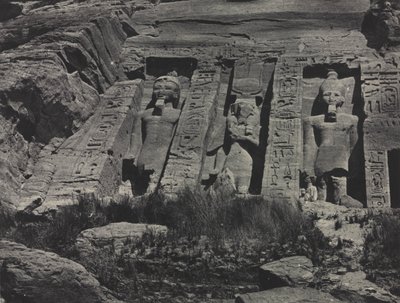 Södra delen av Hathors stenhuggna tempel, Abu Simbel, 1850. av Maxime Du Camp