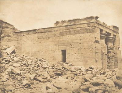 Utsikt över pronaos av Temple of Dandour Kräftans vändkrets, 7 april 1850. av Maxime Du Camp