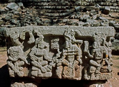 Altare Q med kröning av kungen av den uppgående solen, 776 e.Kr av Mayan