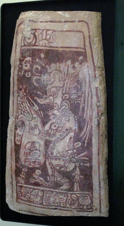 Valvtäcke med målning av guden K"Awiil och hieroglyftext, Chenes Area, Yucatan, Senklassisk period, 600-900 e.Kr. av Mayan