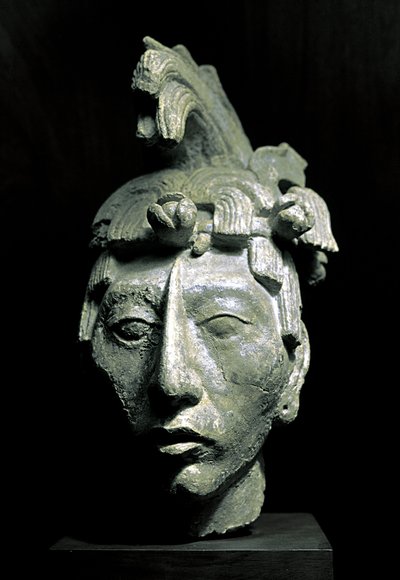 Krigarhuvud (skulptur, cirka 683) av Mayan Mayan