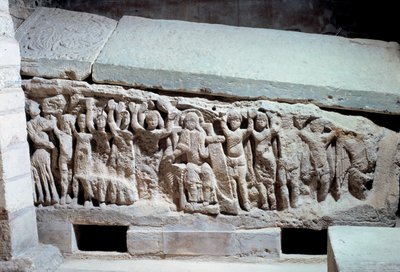 Merovingerkonst: basreliefer av Agilberts grav (600-talet), eveque av Paris. Sten begravningsmonument. Klostret i Jouarre (Seine och Marne) av Merovingian