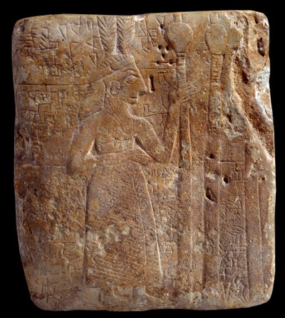 Mesopotamien. Art Sumer: karaktär med fjädrar (cirka 2700 f.Kr.) stello antika girsou arkaiska sumeriska perioden - kalksten. Paris, Louvren av Mesopotamian Mesopotamian