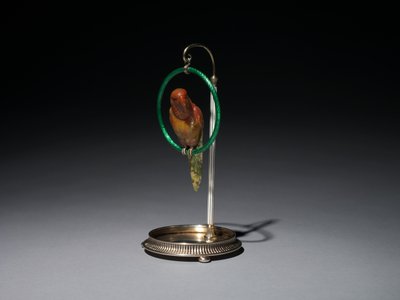 Papegoja på en abborre (Parrot), firma av Peter Carl Fabergé (1846-1920) av Michael Evlampievich Perkhin