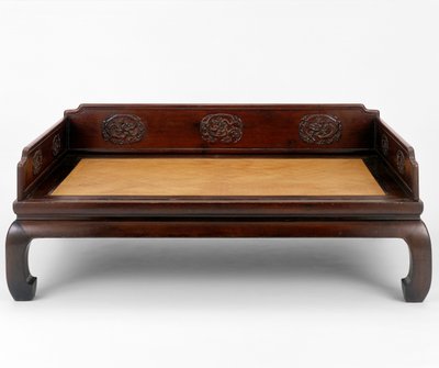 Bäddsoffa (trä) av Ming Dynasty Chinese School
