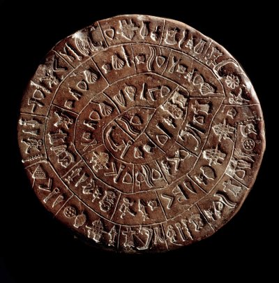 Phaistos skiva (Phaistos Disk, Phaestos Disc) (minoisk konst - 1700 - 1600 f.Kr.) täckt med hieroglyfer. av Minoan