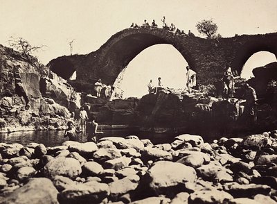 Att bygga ett imperium i den fascistiska tidsåldern: Portugisisk bro över floden Angareb, 1936-05-09 (s/v foto) av Modestino Baldinetti