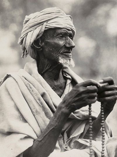 Att bygga ett imperium i den fascistiska tidsåldern: en gammal muslimsk hövding, 1936-05-09 (s/v foto) av Modestino Baldinetti
