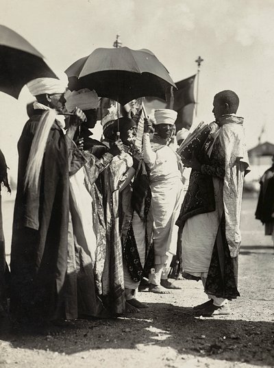 Att bygga ett imperium i den fascistiska tidsåldern: läsa evangelierna, 1936-05-09 (s/v foto) av Modestino Baldinetti