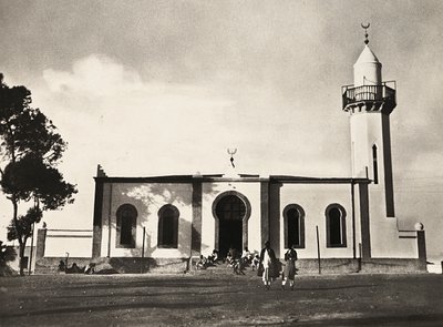 Att bygga ett imperium i den fascistiska tidsåldern: moskén i Asmara, 1936-05-09 (s/v foto) av Modestino Baldinetti