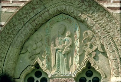 Madonna och barn, fönsterdetalj av kyrkan, byggd 1413-17 (sten) av Morava School