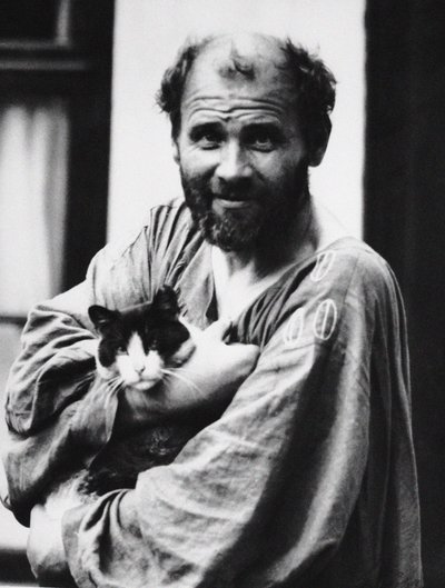 Gustav Klimt med en katt, 1911. av Moritz Nähr