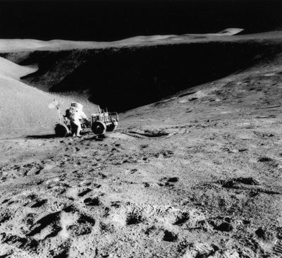 Astronaut David Scott född 1932 på sluttningen av Hadley Delta under Apollo 15, 1971. av NASA Images