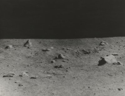 [Lunar Surface fotograferad av Surveyor V], 1967. av NASA Images