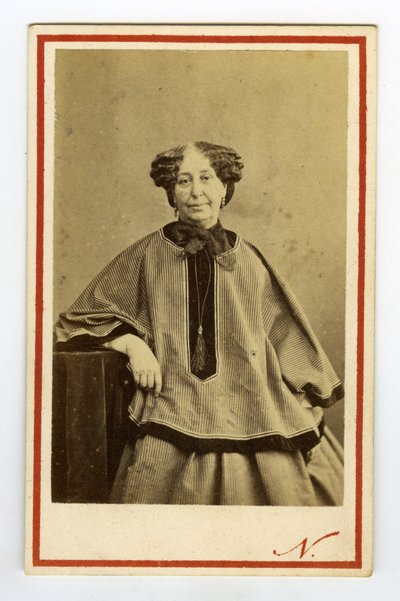 Porträtt av författaren George Sand (1804-1876) (Aurore Dupin), friherrinnan Dudevant. Visitkort av Nadar