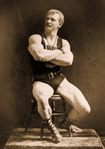 Eugen Sandow, i klassisk antik grekisk-romersk pose, c.1893 av Napoleon Sarony