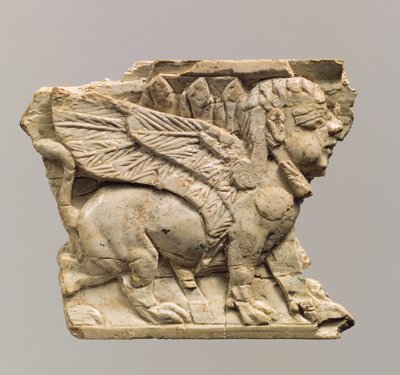 Möbelplakett snidad i relief med sfinx, c.9-8th århundradet f.Kr. (elfenben) av Neo Assyrian