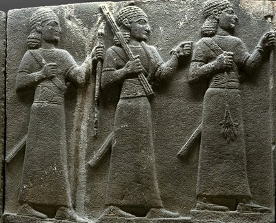 Relief föreställande hettitiska domstolstjänstemän, från Turkiet sten av Neo Hittite
