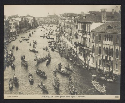 Gondoler på Canal Grande i Venedig Venedig. Canal grande colle regate - Panorama (titel på objekt) av Neue Photographische Gesellschaft