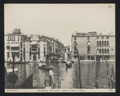 Gå till kyrkan Santa Maria del Giglio i Venedig Venedig - Canal Grande - S. Maria di Zobenico färja (titel på objektet) av Neue Photographische Gesellschaft
