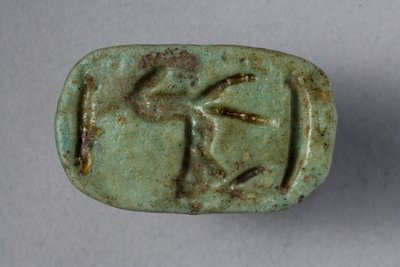 Scaraboidsäl, 18:e-19:e dynastin, 1540-1186 f.Kr. (fajans) (undersidan av 270366) av New Kingdom Egyptian