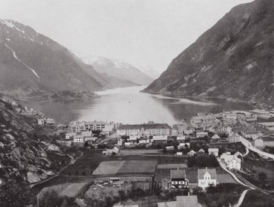 Odda (svartvitt foto) av Norwegian Photographer
