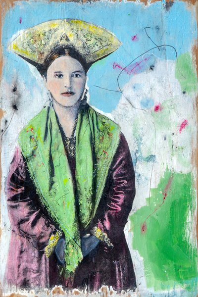 Damina russa , 2024 (blandteknik på trä) av Olivia Gozzano