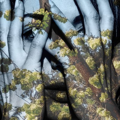 Maura, 2022 (digital blandteknik) av Olivia Gozzano