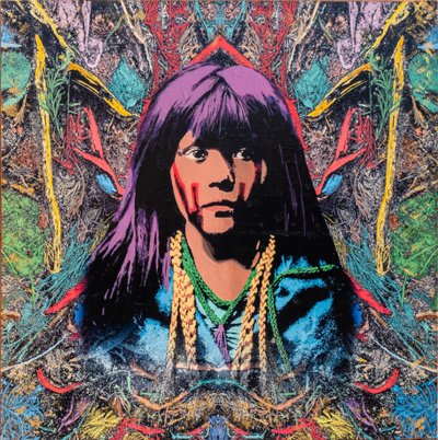 Navajo, 2022 (blandteknik på duk) av Olivia Gozzano