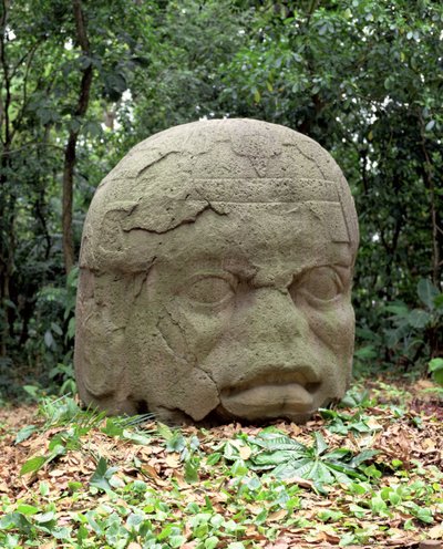 Colossal Head 26, Pre-Classic Period av Olmec