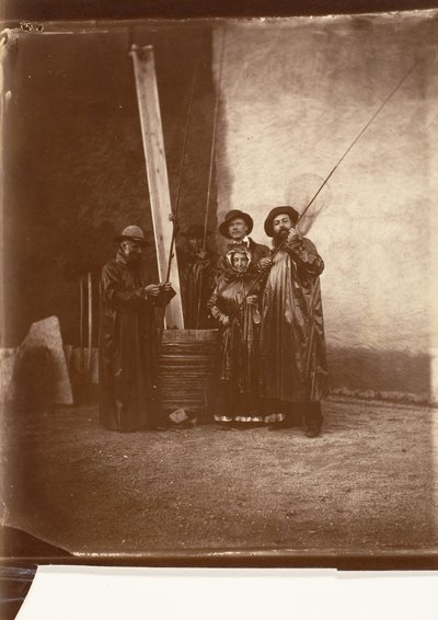 [Konstnären, hans mor och vänner i fiskekläder], ca. 1860. av Olympe Aguado