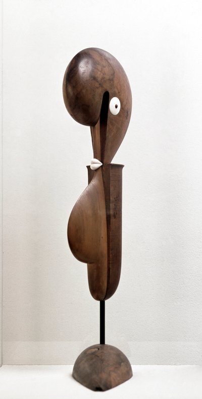 Grotesk (Träskulptur av Oskar Schlemmer