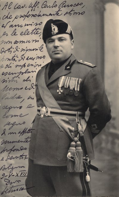 Album "MVSN- Blackshirts": Centurion of the Militia i full uniform, 05/1939 (s/v foto) av Pasquini Pasquini
