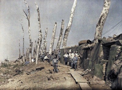 Den franska linjen vid Het Sas i ett område som har ödelagts av artillerield, Belgien, 10 september 1917 (autokrom) av Paul Castelnau