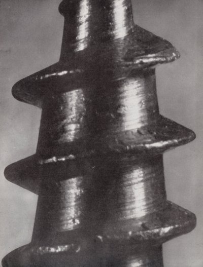 Gänga på en liten skruv (svartvitt foto) av Paul Henning