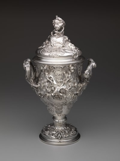 Täckt kopp, 1742 av Paul de Lamerie