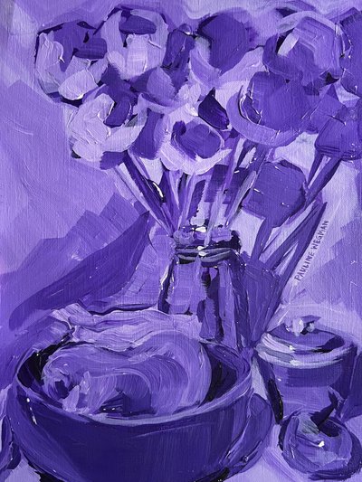 Stilleben med lila blommor av Pauline Wegman | Key and Sea Creative