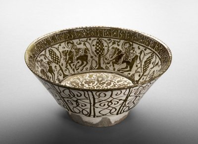 Skål med ryttare, sent 1100-tal (fritkropp, målad i lyster på en ogenomskinlig vit glasyr) av Persian School