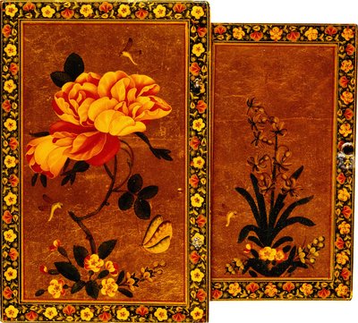 Framsidan och baksidan av ett spegelhus målat med en hyacint respektive en ros, 1600-talet av Persian School
