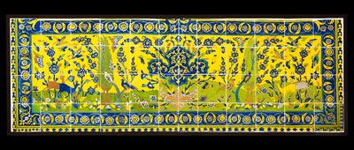 Kakel som föreställer en naturlig scen, från Isfahan, Iran, troligen ca 1600-talet (lergods med polykrom under glasyr) av Persian School