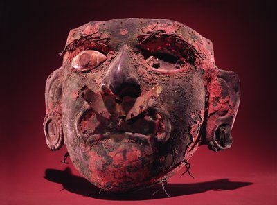 Incan Mask (kopparlegering och skal) av Peruvian School