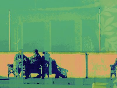 HARTLEPOOL COUPLE, 2014 (digitalt förbättrat foto) av Peter McClure