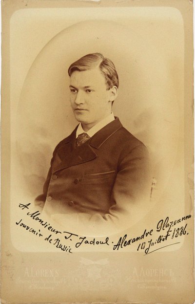 Porträtt av kompositören Alexander Glazunov 1865-1936, 1886. av Petersburg . Photo studio Alfred Lorens