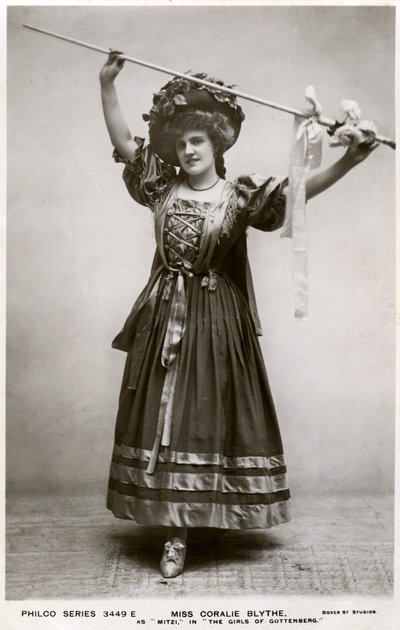 Miss Coralie Blythe som Mitzi, c1908. av Philco Publishing Company