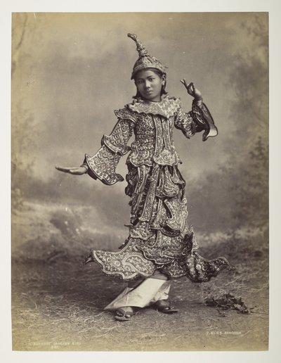 Burmesisk dansande flicka, utsikt över Burma av Philip Adolphe Klier
